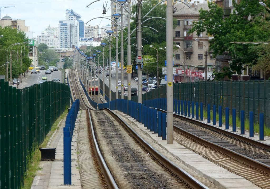 Нардеп Грищук просит объяснить, почему не вся линия скоростного трамвая в Киеве обеспечена шумоизоляцией
