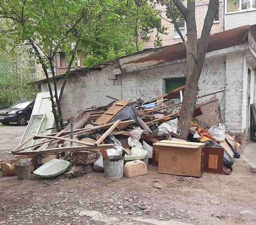 Киевлянам напомнили о необходимости подавать заявки на вывоз крупногабаритного мусора