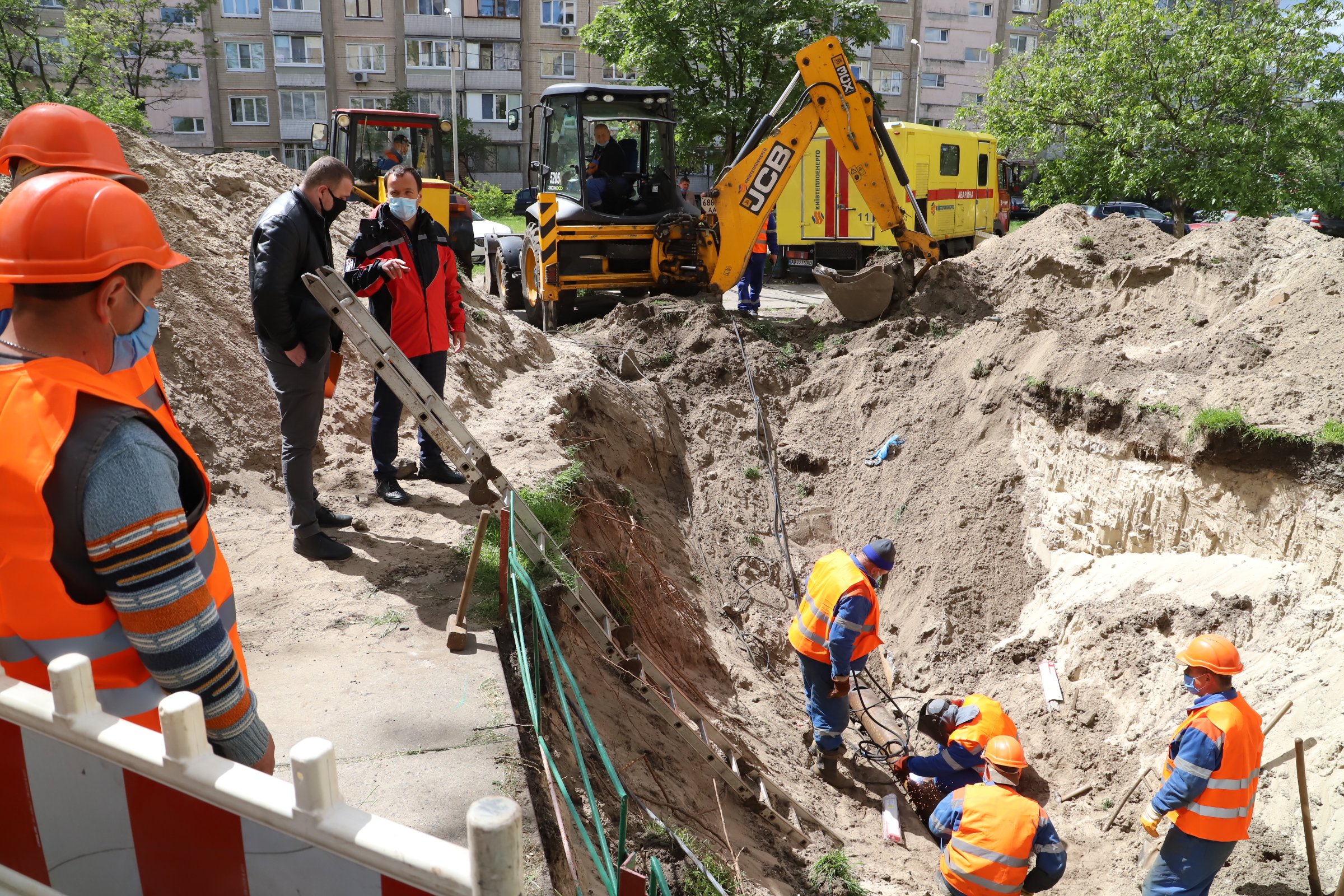 В КГГА похвастались, что раньше срока вернули горячую воду в 1200 столичных домов