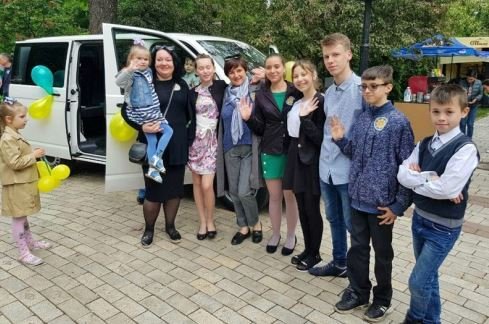 Ко Дню защиты детей воспитатели детдомов семейного типа, приемные и патронатные семьи Киева получат матпомощь