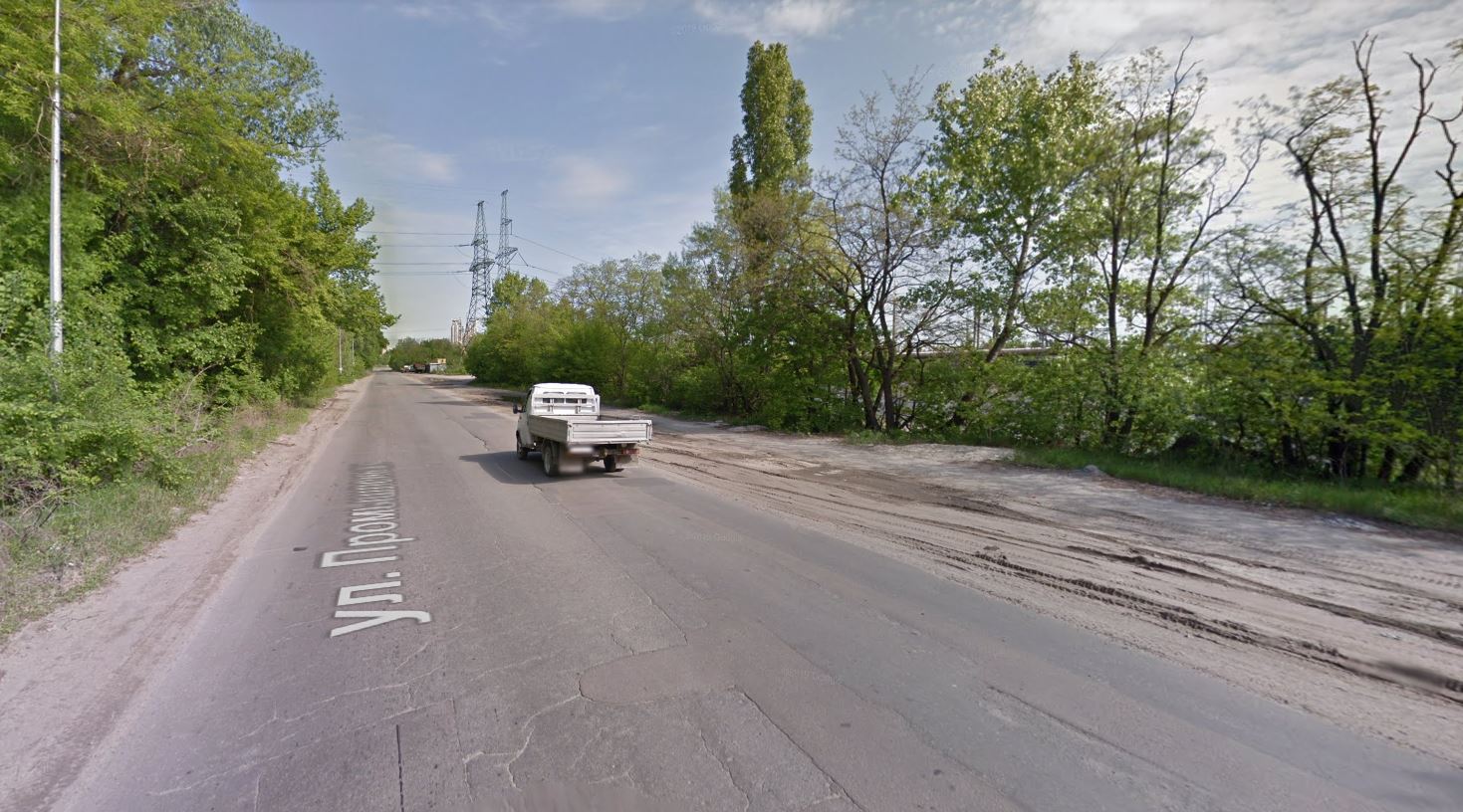 Мэра Кличко попросили привести дорожное покрытие улицы Промышленной на столичных Бортничах в надлежащий вид