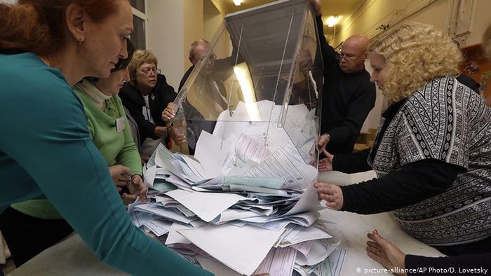 На местных выборах избиратели-переселенцы смогут голосовать по месту жительства вне зависимости от регистрации, эксперты предупреждают об опасности злоупотреблений