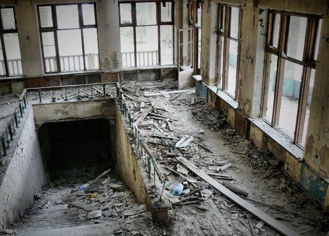 В Днепровском районе Киева проведут ревизию заброшенной недвижимости школ и больниц