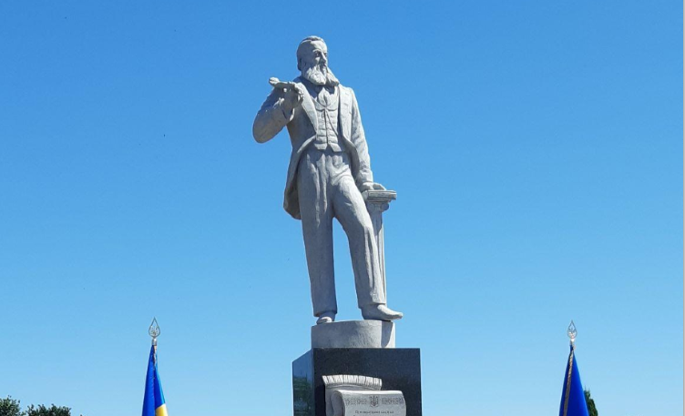 В Борисполе на Киевщине открыли памятник автору гимна Украины (фото)
