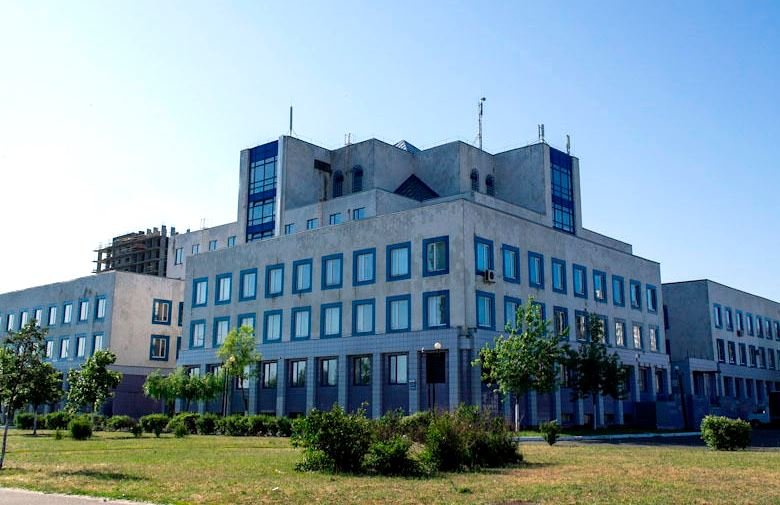 Фасад консультативно-диагностического центра Деснянского района Киева отремонтируют за 11,7 млн гривен