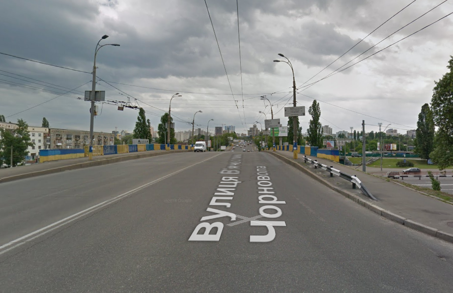 С завтрашнего утра, 19 июня, в Киеве на месяц ограничат движение на Воздухофлотском путепроводе и под ним (схема)