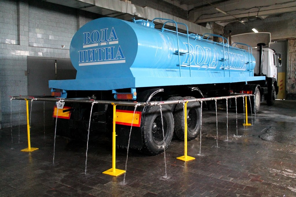 Во время ремонта на насосной станции “Виноградарь-3” киевлянам будут подвозить питьевую воду автоцистернами (адреса)