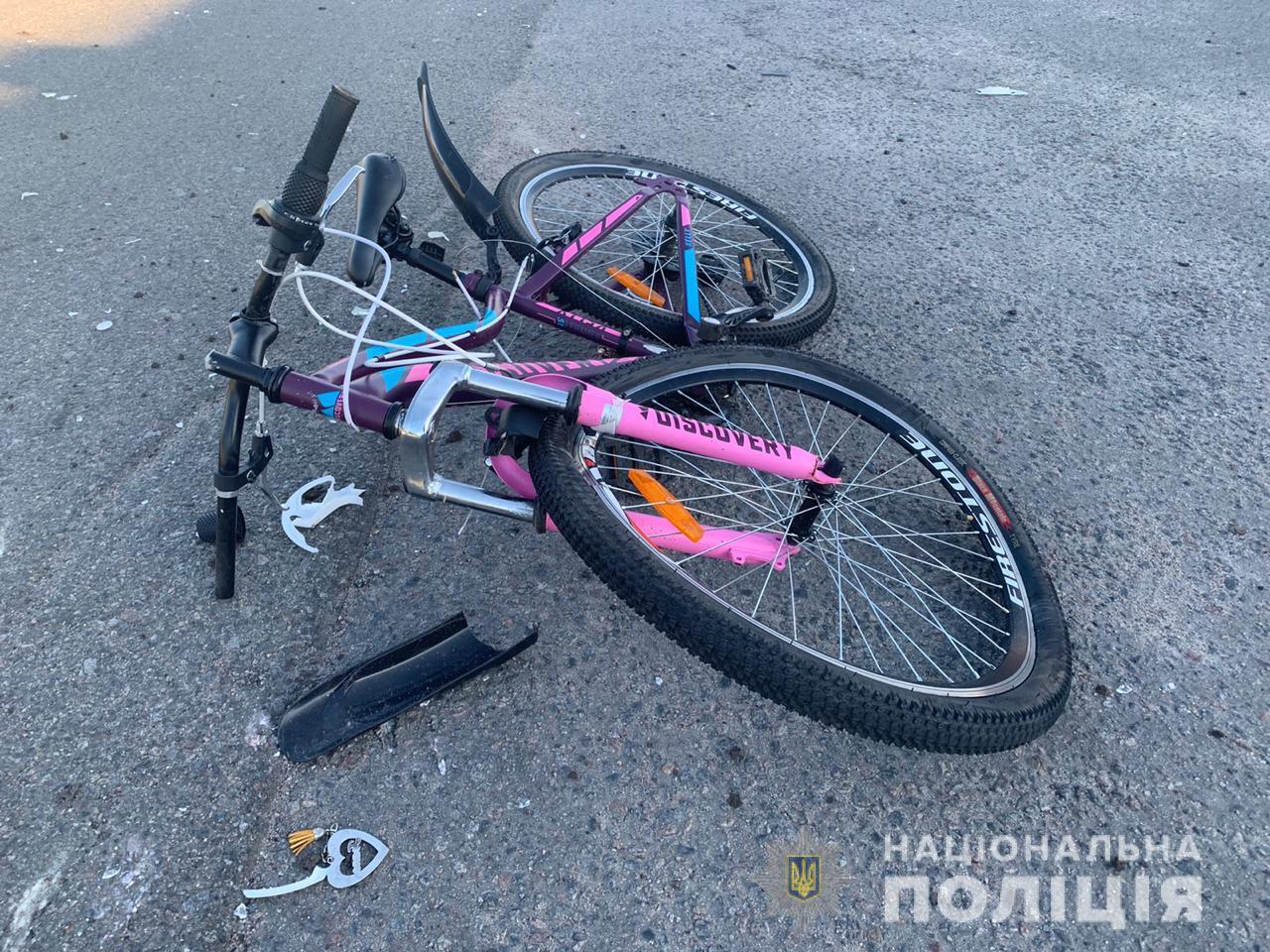 На Васильковщине нетрезвый водитель сбил ребенка, ехавшего на велосипеде по обочине (фото)