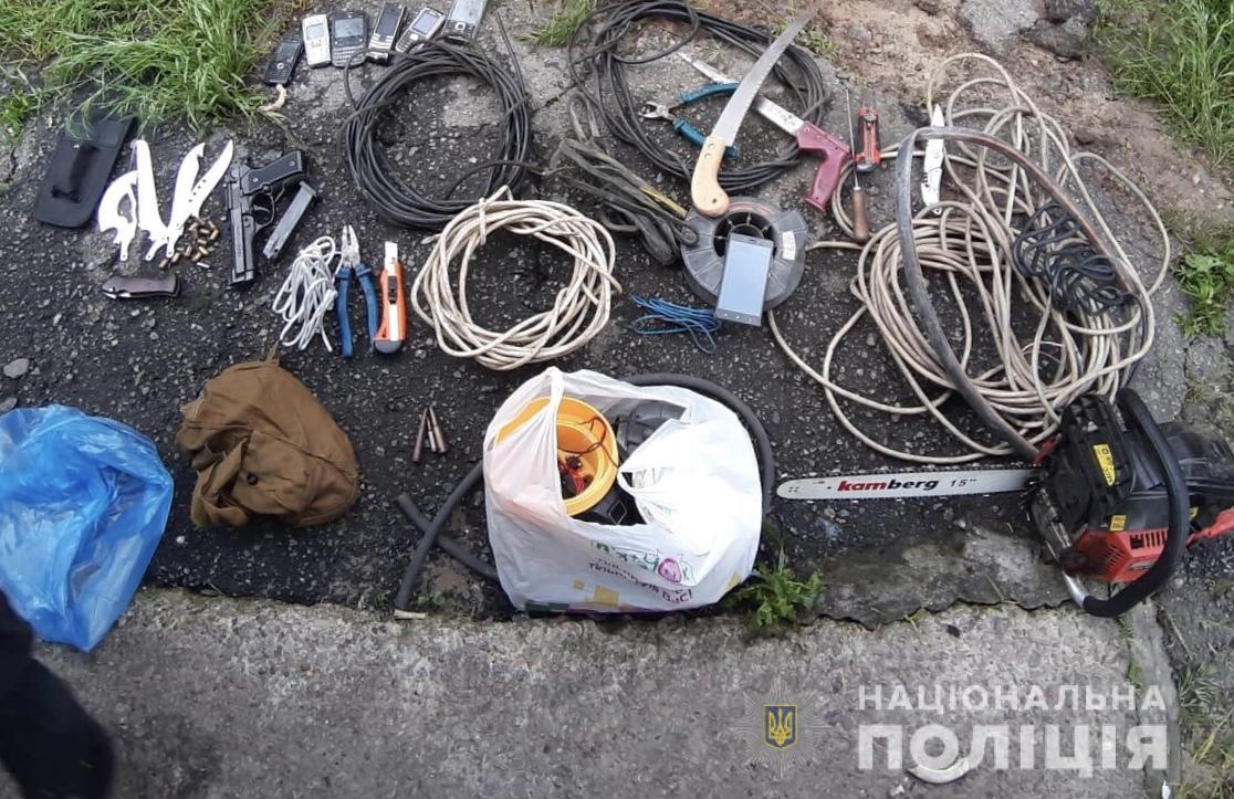 На Киевщине задержали подозреваемых в серии краж кабеля