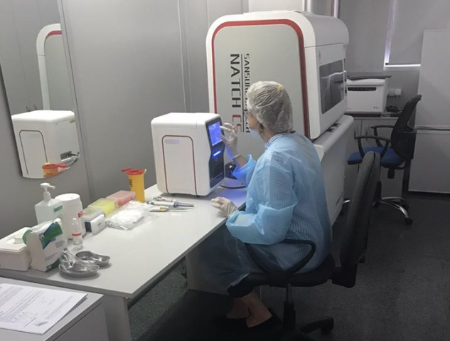 В аэропорту “Борисполь” установили первую лабораторию, позволяющую делать ПЦР тестирование