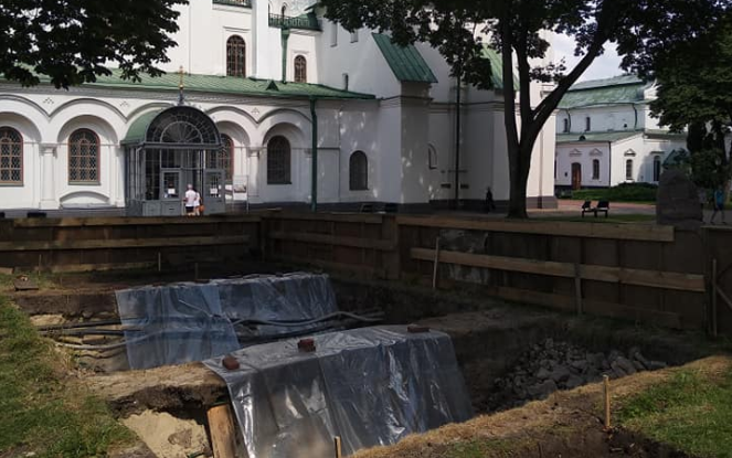В “Софии Киевской” возобновили археологические раскопки