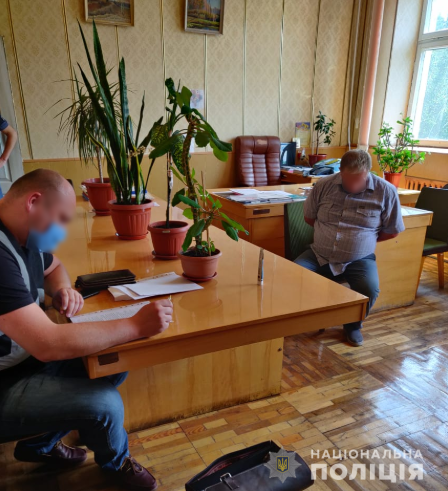 Сотрудника Госводагентства Киевщины задержали при получении взятки