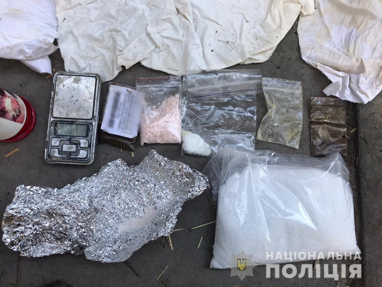 На Киевщине полиция выявила лабораторию по изготовлению психотропного вещества (фото)