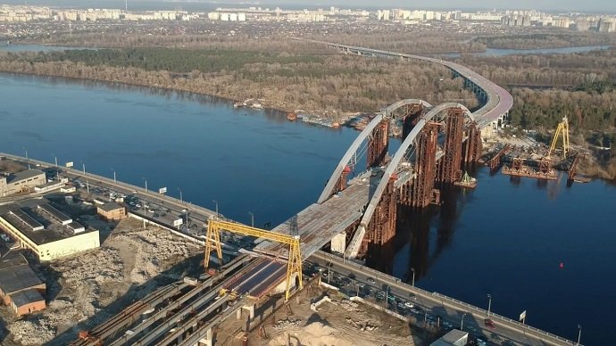 Комарницкий с помощью Кличко вывел крупную сумму на строительстве Подольского моста, - СМИ