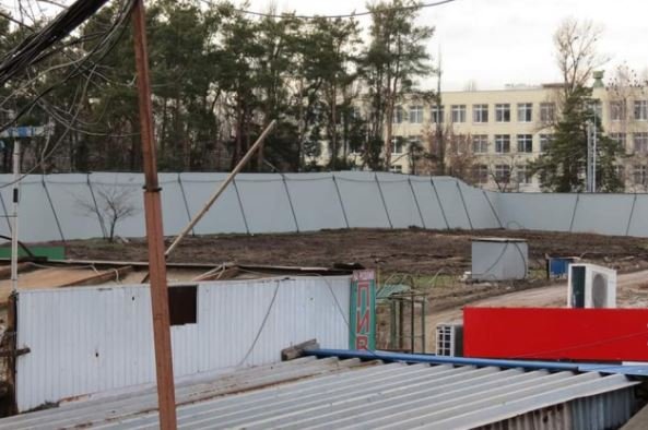 Жители Деснянского района Киева требуют восстановления транспортной развязки и части парка Киото на месте стройки ТРЦ