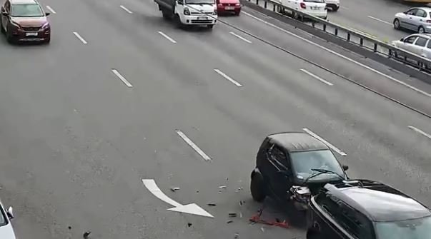 Столичные патрульные опубликовали видео момента аварии на проспекте Победы