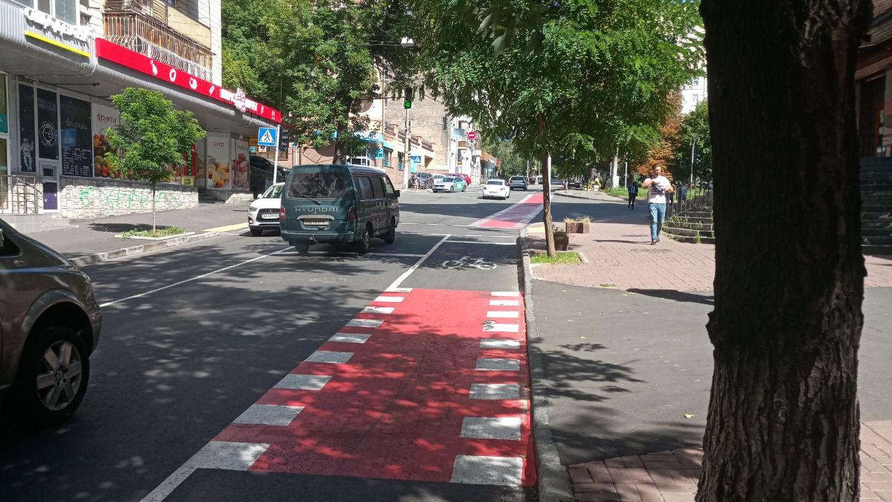 Столичные власти похвастались еще одной комфортной для велосипедистов улицей в центре Киева