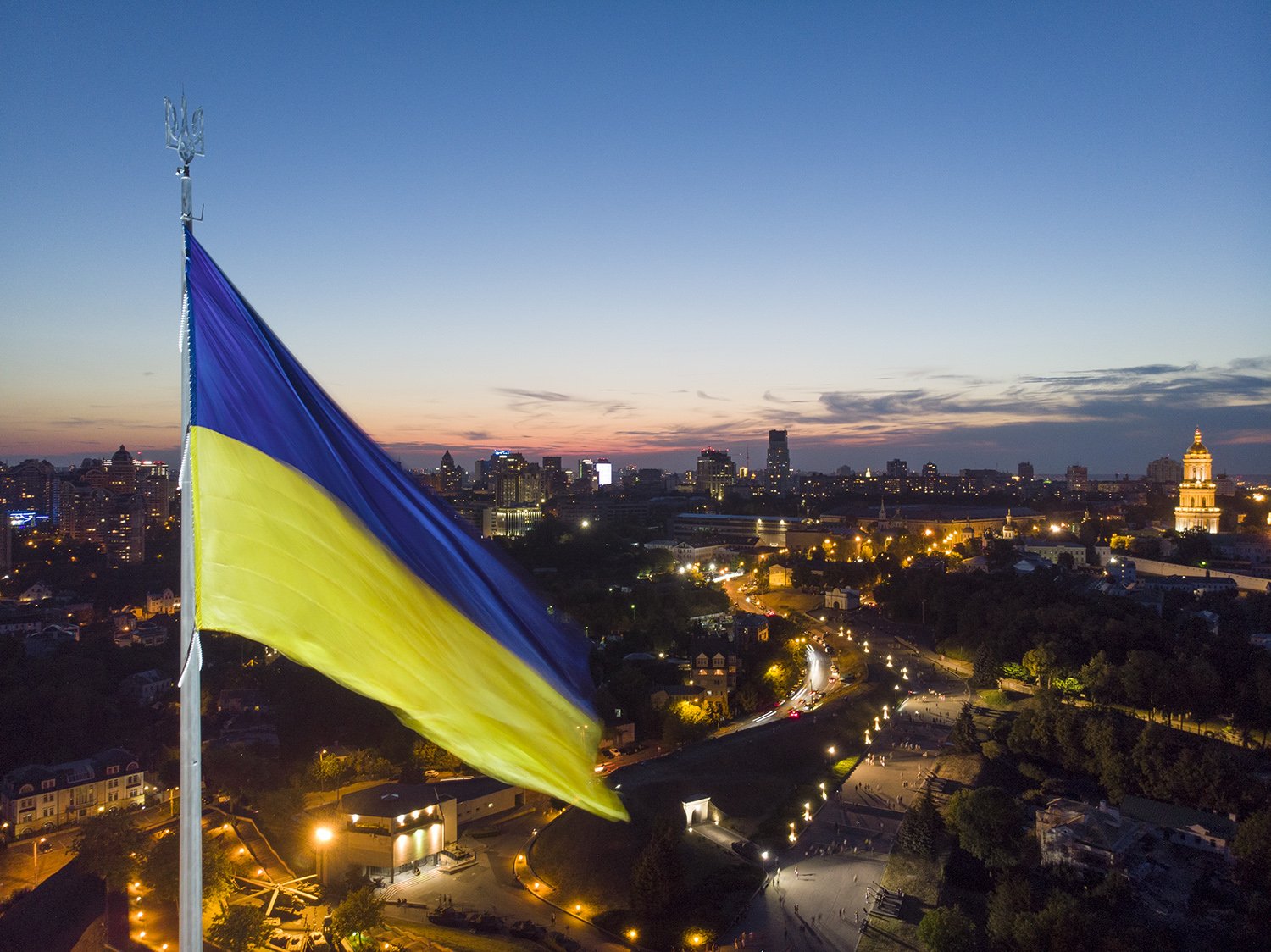 В ночь на 5 сентября в столице заменят полотнище самого большого флага Украины