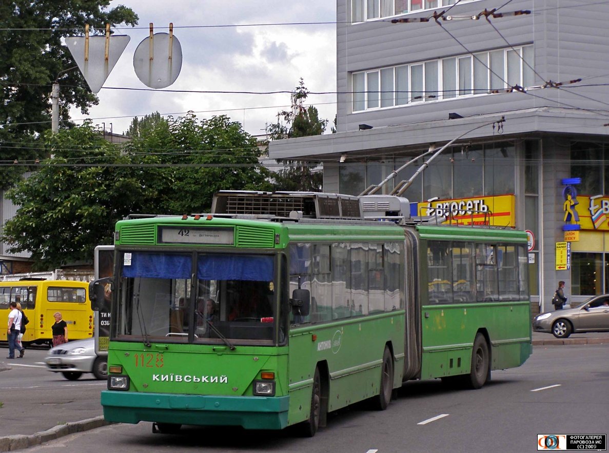 В ночь на завтра, 3 сентября, три троллейбуса в Киеве изменят свою работу