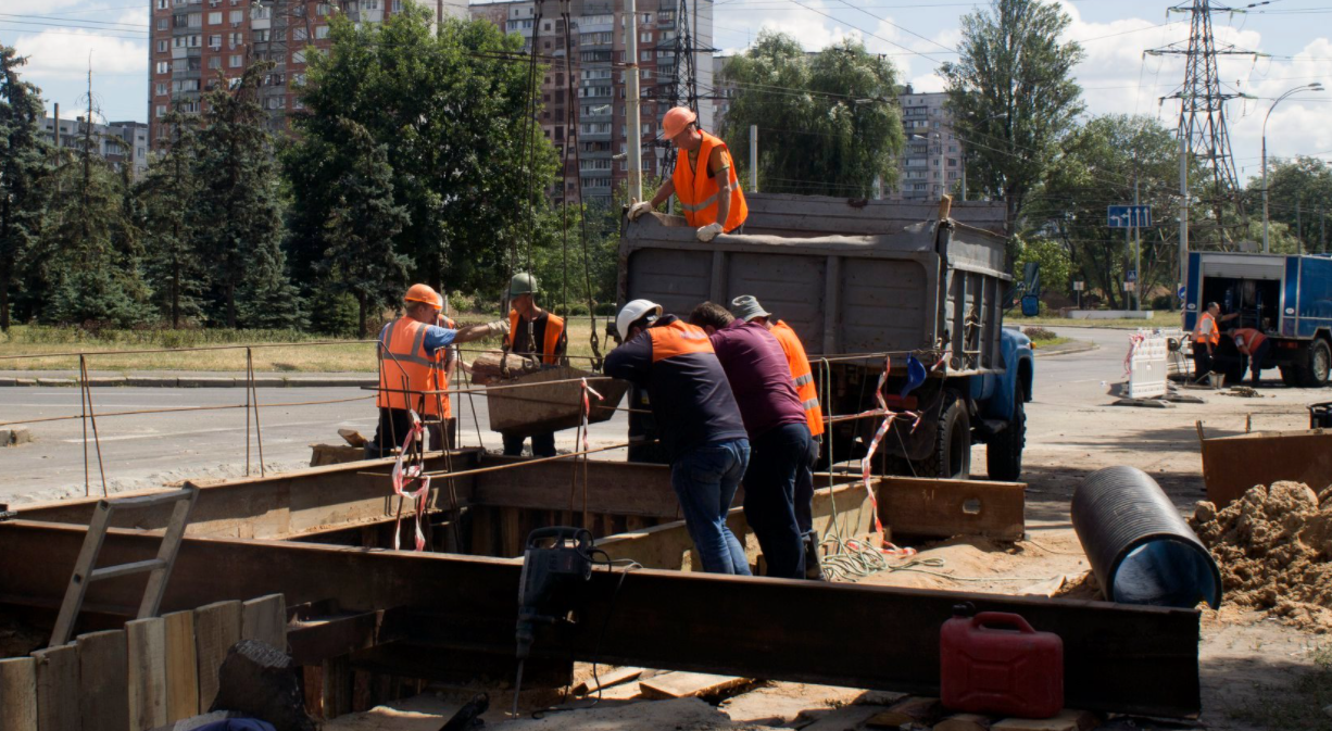 Сотрудники “Киевводоканала” в августе более 230 раз раскапывали территорию для ремонта повреждений