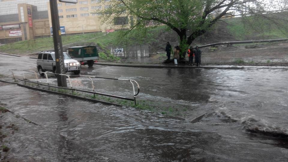 Киевлян предупреждают о сильном дожде и порывах ветра завтра, 17 октября