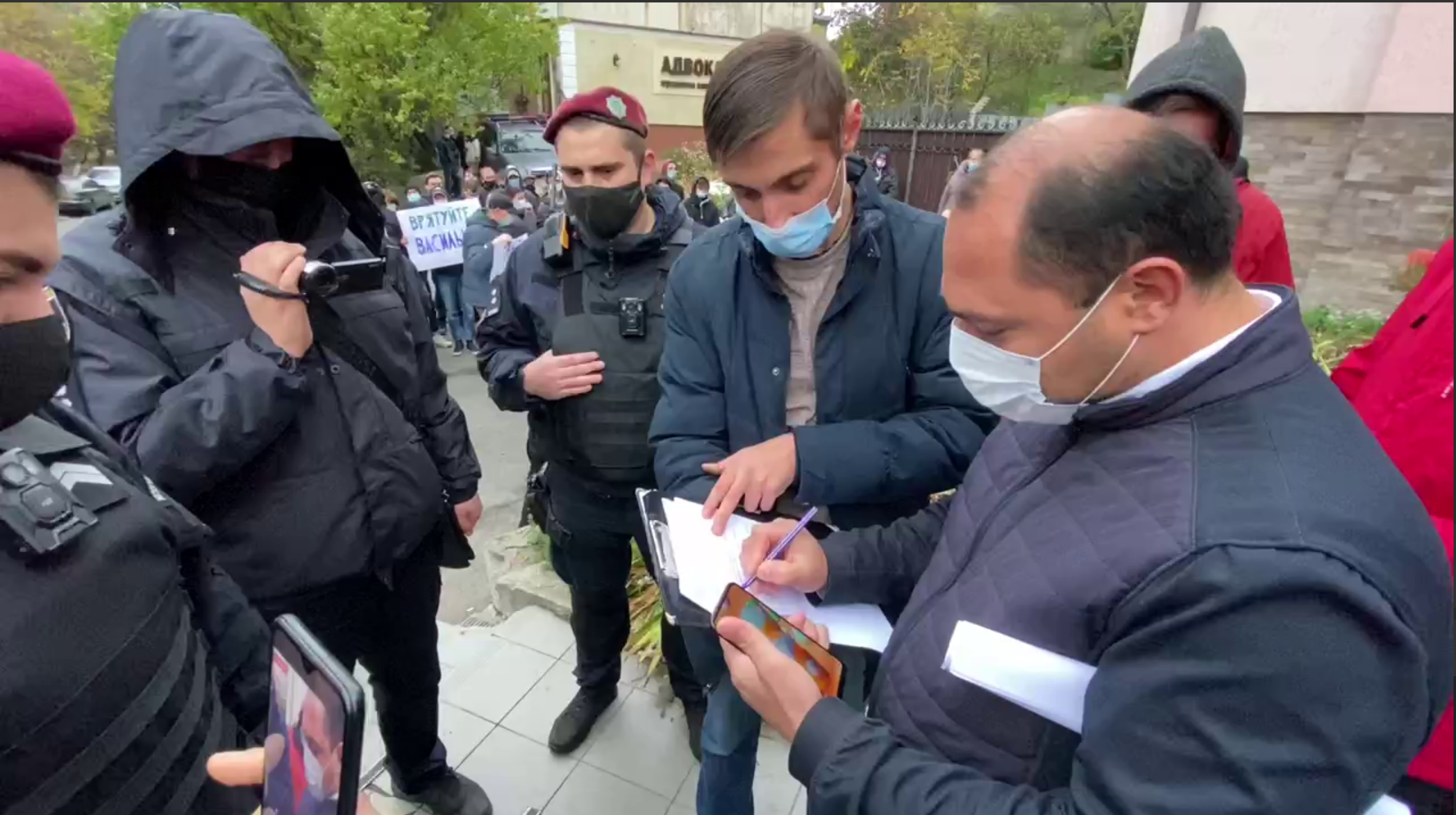 Поліція Василькова вручила підозру місцевому “кримінальному елементу” Артаку за напад на журналіста
