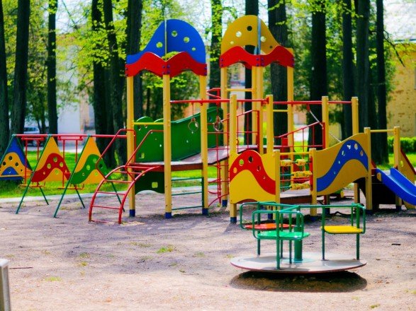 В пяти районах Киева обустроят 145 детских площадок (адреса)
