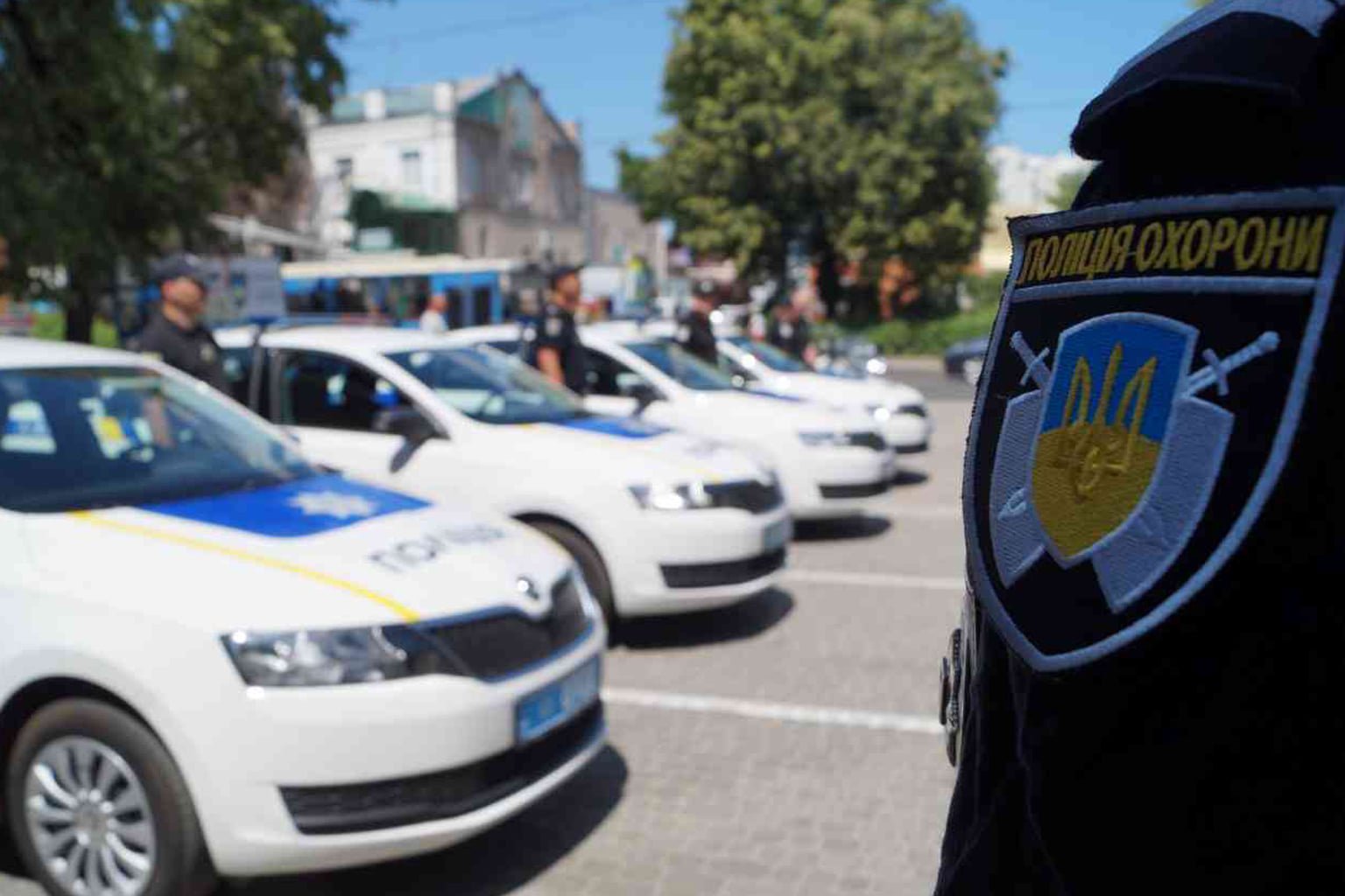 В Киеве командиру роты и руководителю полиции охраны сообщено о подозрении в завладении средствами клиентов