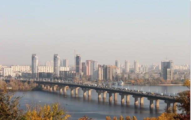 Столичные полицейские задержали мужчину “заминировавшего” мост Патона и еще два объекта в Печерском районе