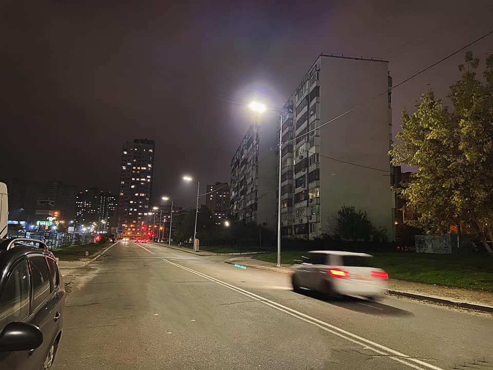 В Дарницком районе столицы модернизировали освещение на двух улицах