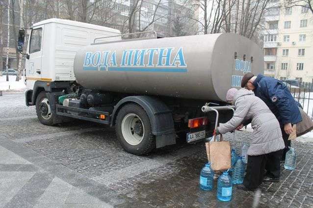 Жители Шевченковского района столицы остались без воды из-за повреждения магистрального водовода (адреса)