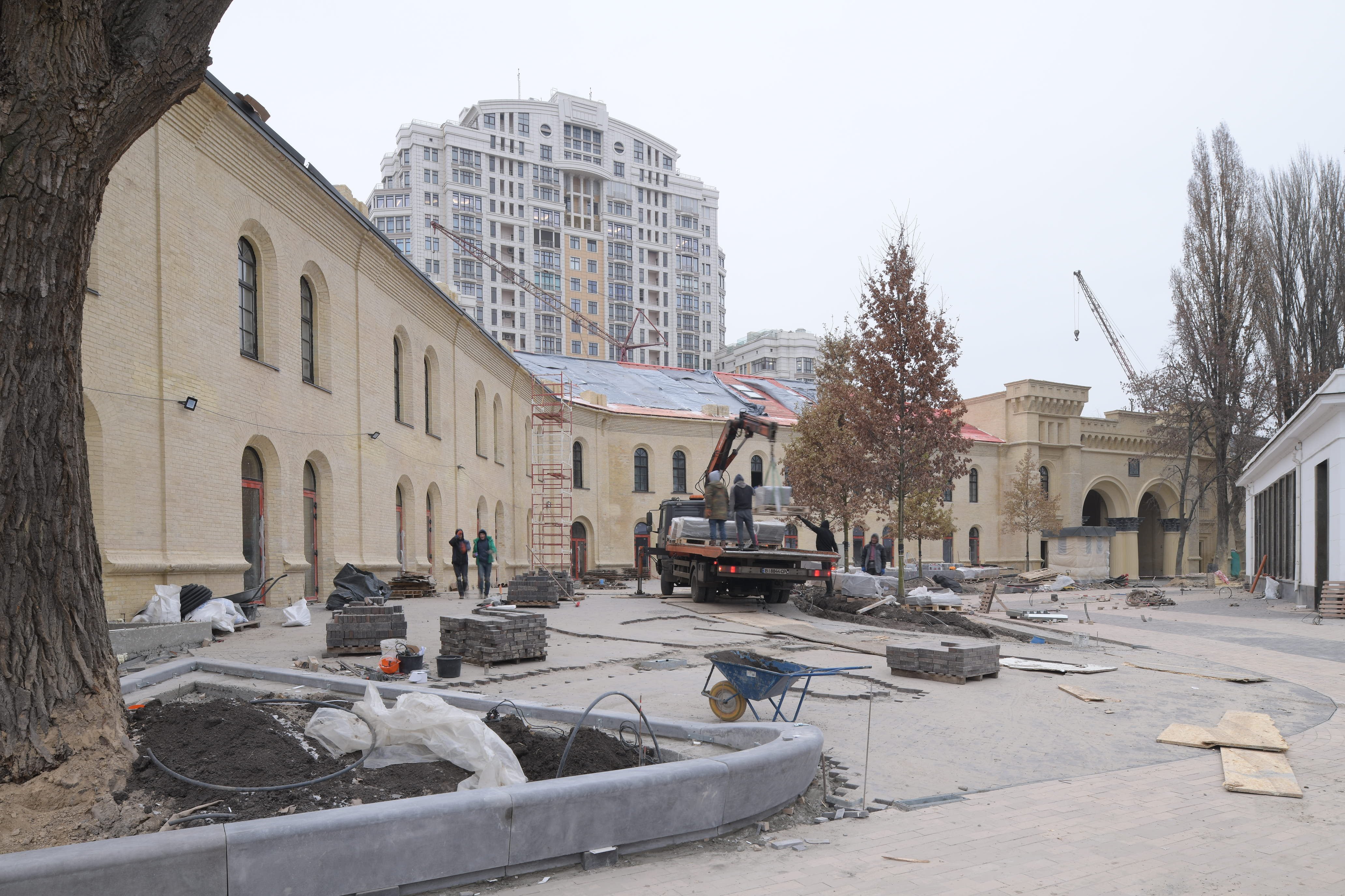 “А Девелопмент” відкрив реконструйовану площу перед метро “Арсенальна”