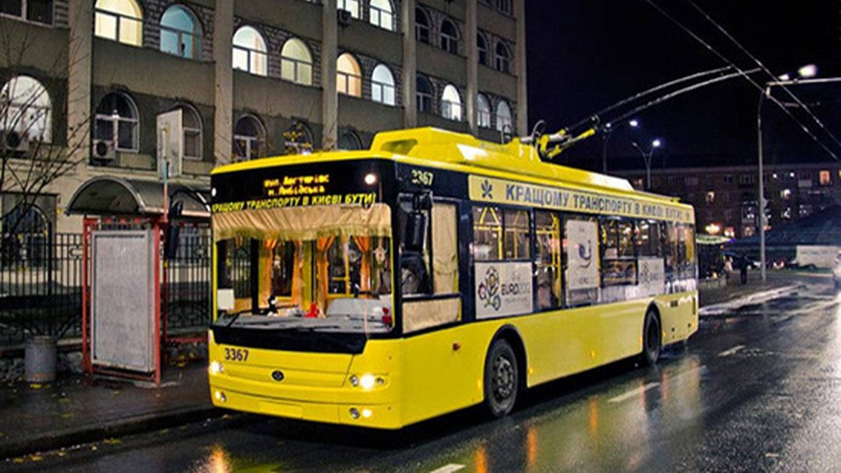 На выходных ярмарки изменят маршрут движения столичных автобусов и троллейбуса (схемы)