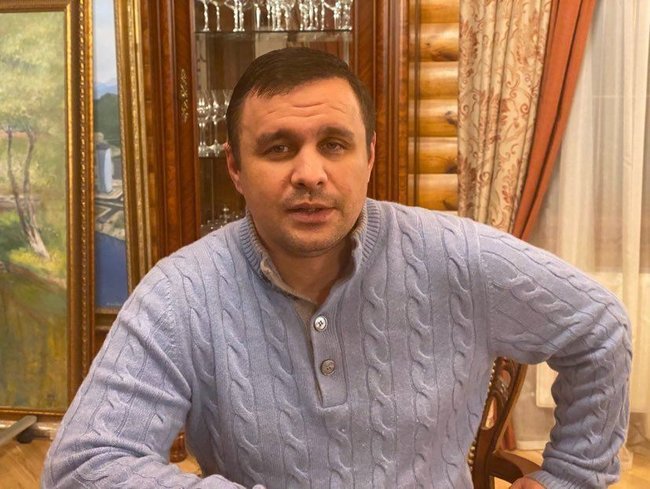 Полицейские проводят обыск у экс-главы “Укрбуда” Микитася по уголовному делу о похищении человека