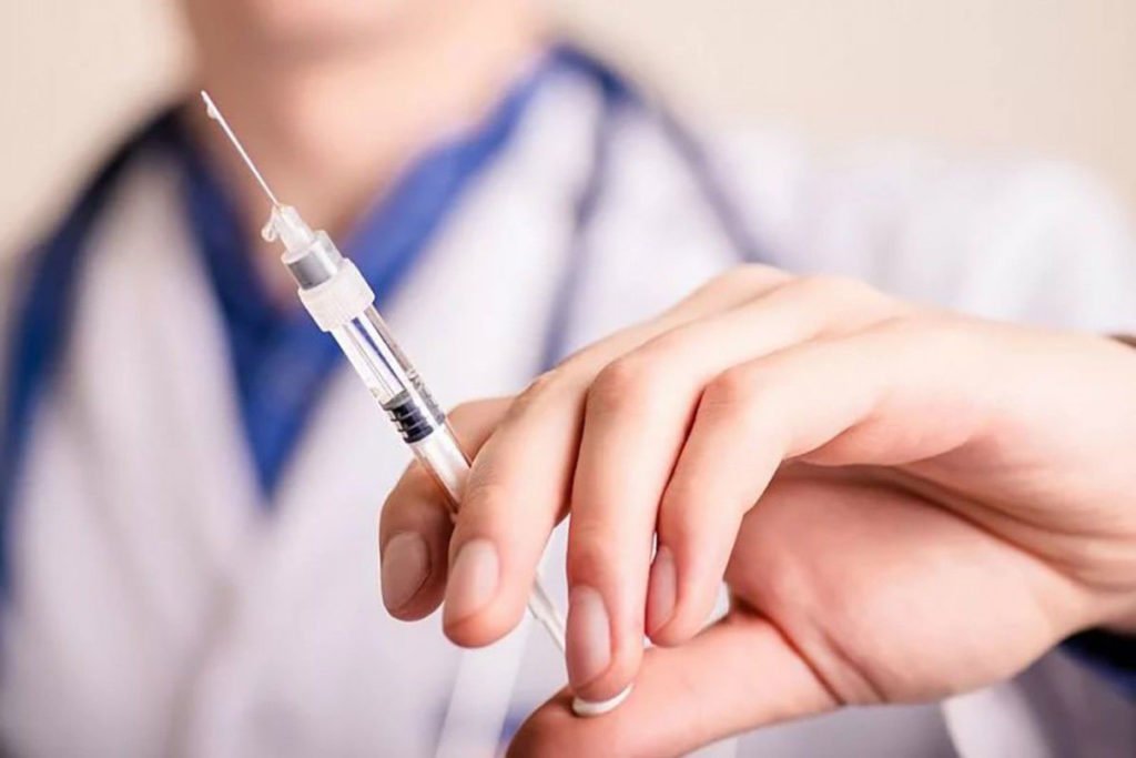 Киев начал готовить пункты для вакцинации от COVID-19