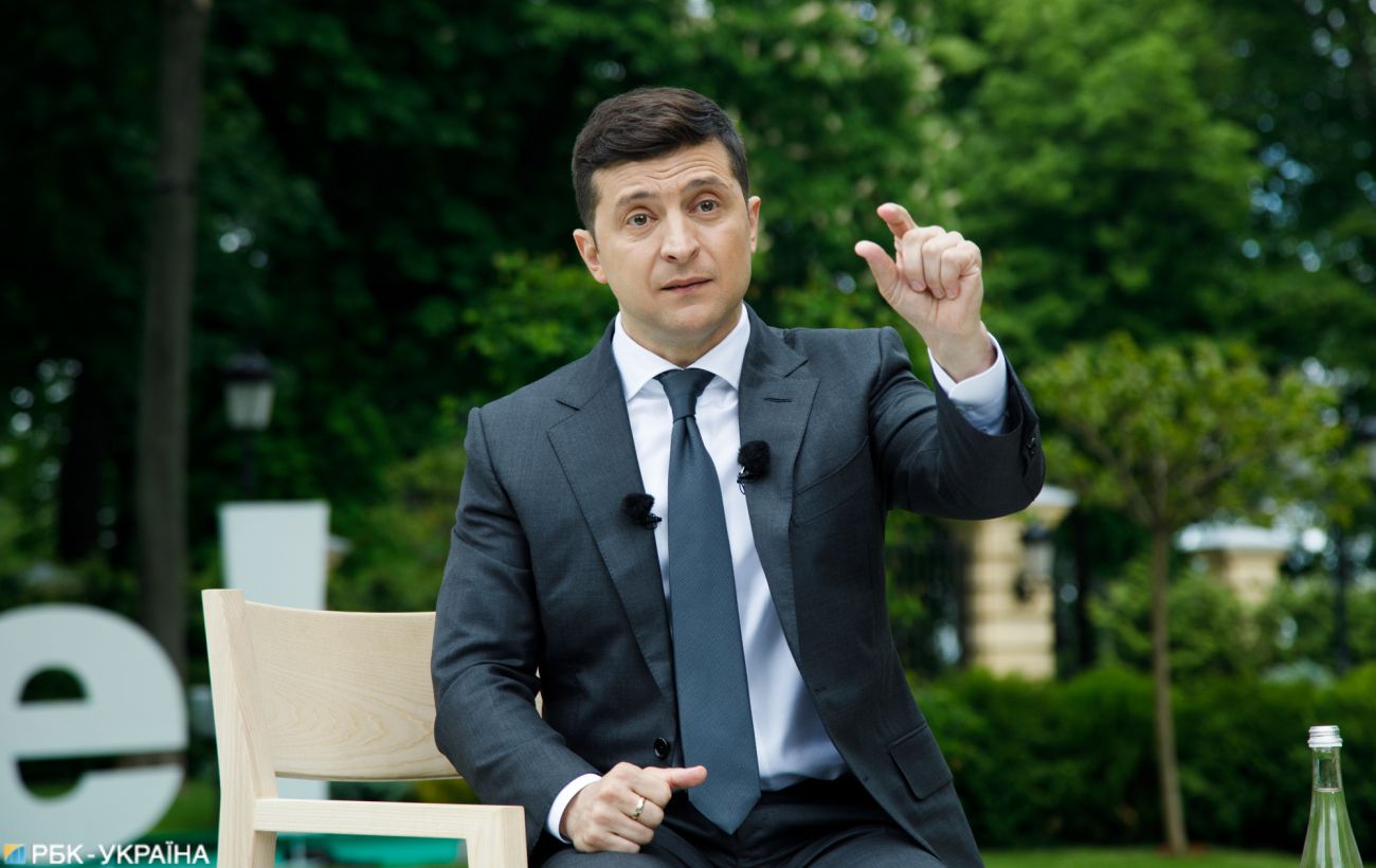 Правовой комитет Рады рекомендовал сократить количество нардепов до 300 человек, как это предлагает сделать президент Зеленский