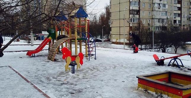 К концу 2020 года в Киеве должны были установить 23 детские площадки (адреса)