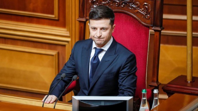 Зеленский отозвал из ВР законопроект, распускающий КСУ, но внес другой - ужесточающий наказания за ложь в декларациях