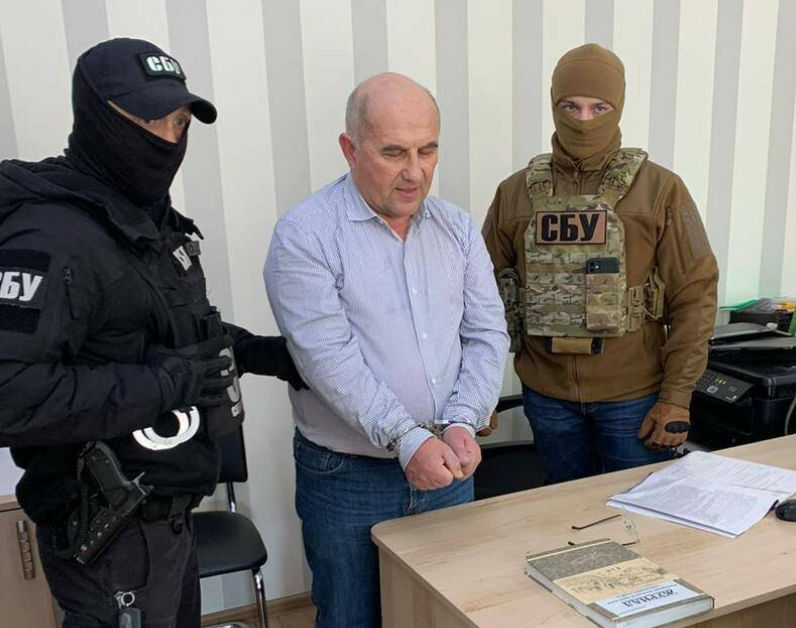 Полиция задержала во время получения взятки заместителя главного архитектора Ирпеня