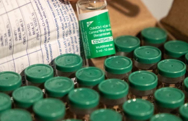 Киев получил более 42 тысяч доз вакцины от COVID-19 (фото)