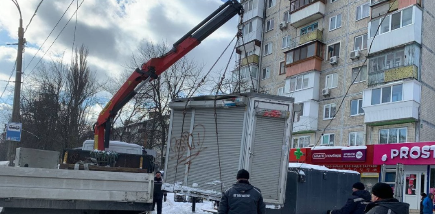 За две недели в Киеве было демонтировано более 60 элементов благоустройства