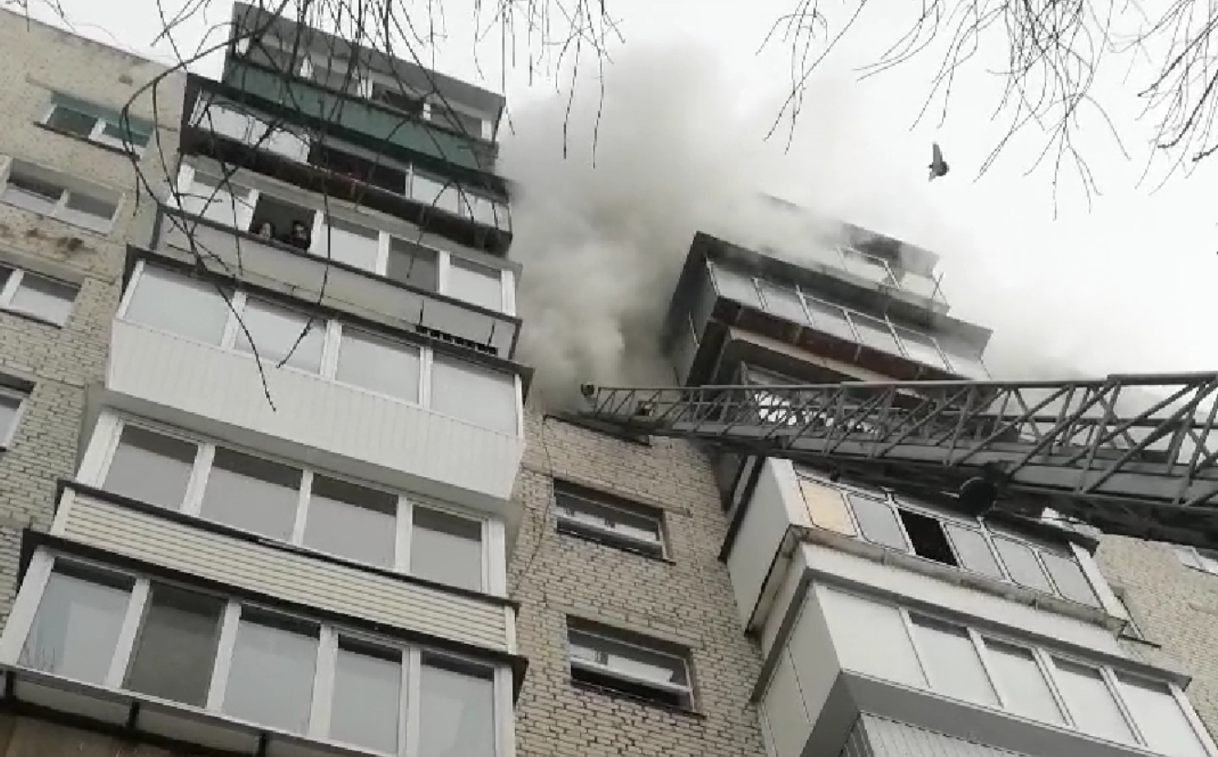 В Броварах из горящей многоэтажки эвакуировали 24 человека (фото, видео)