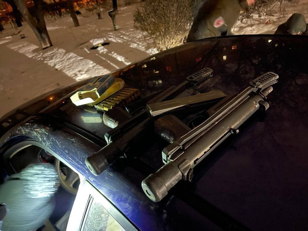 Правоохранители задержали киевлянина с целым арсеналом оружия и боеприпасов (фото)