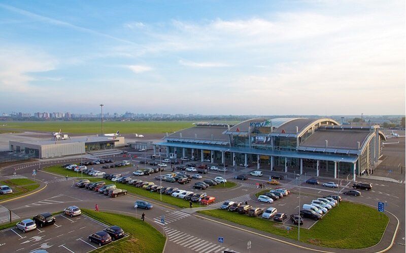Власти Киева распорядились провести реконструкцию аэродрома международного аэропорта “Киев” (Жуляны)
