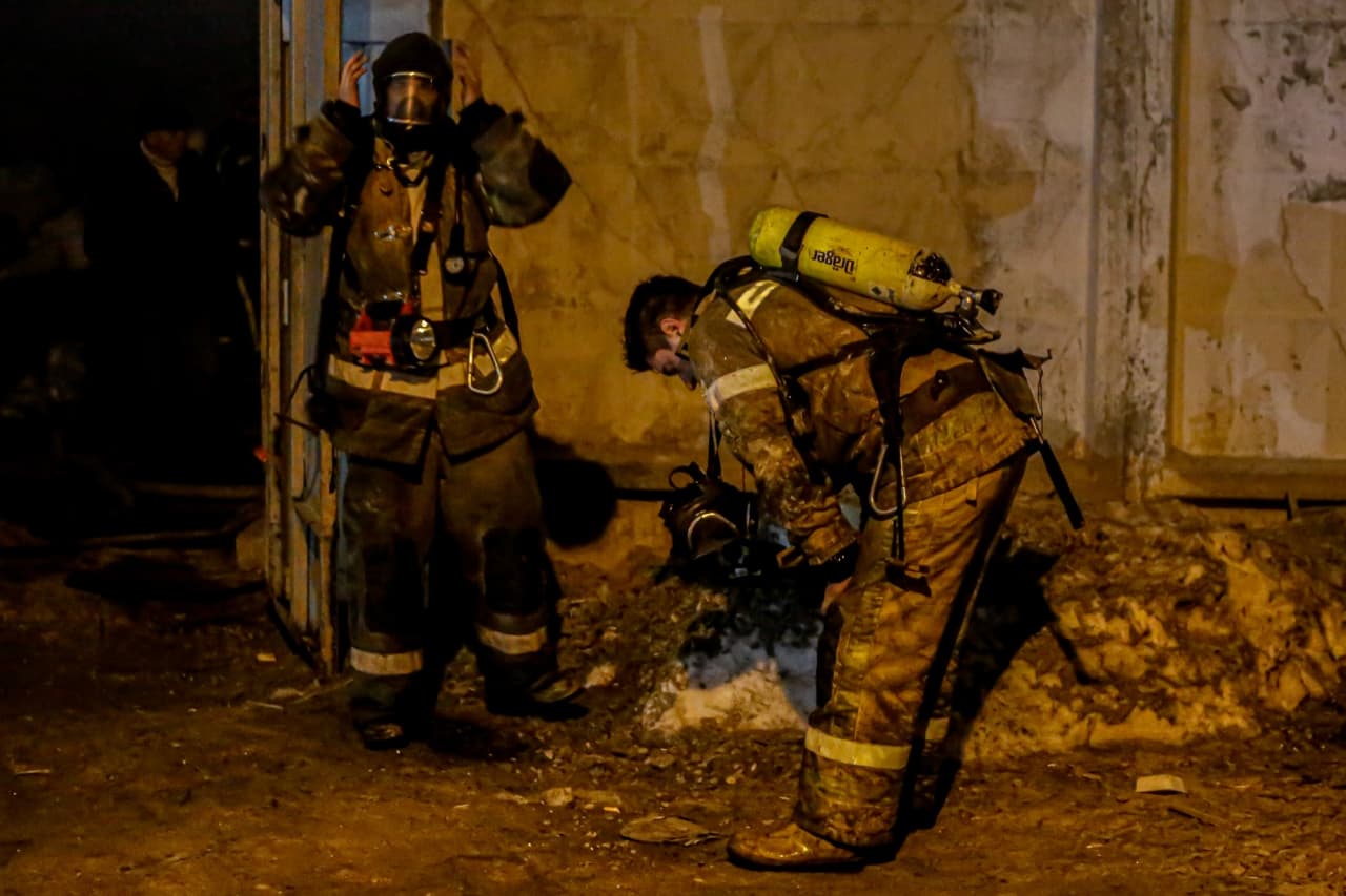 При ликвидации пожара в Святошинском районе Киева спасатели обнаружили тела трех человек (фото)
