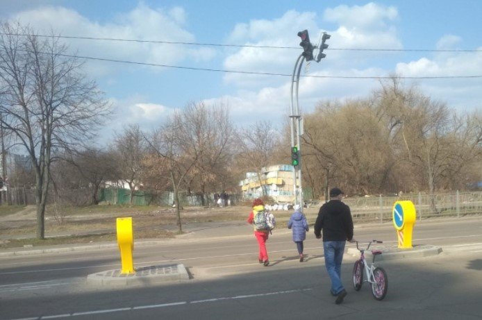 В Святошинском и Подольском районах столицы коммунальщики установили новые светофоры