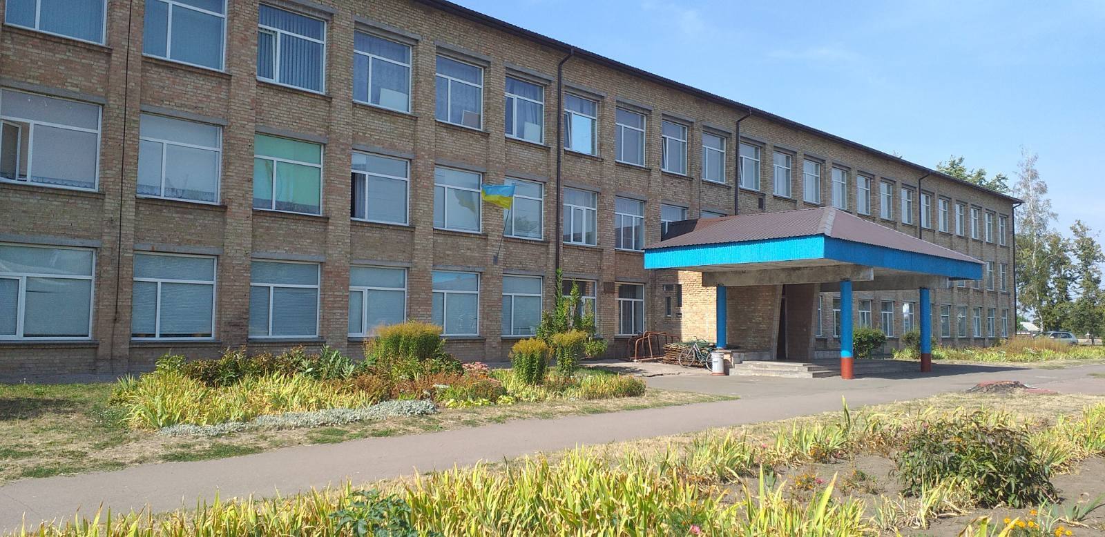 Власти Переяслава из-за коронавируса переводят учеников двух городских школ на дистанционное обучение