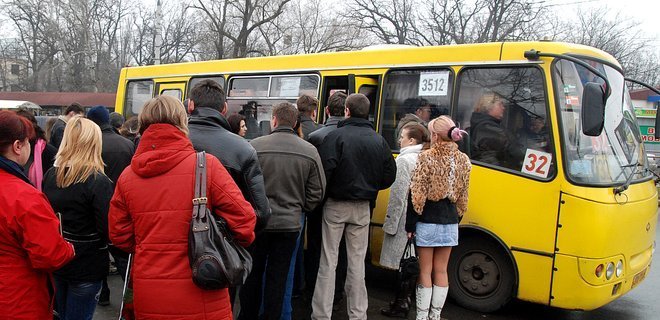 Киевские маршрутчики пока что отменили подорожание проезда