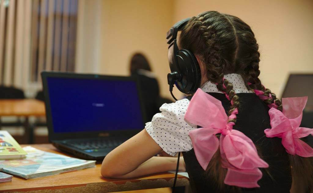 Киевские школьники после завершения весенних каникул начнут учиться в дистанционном режиме