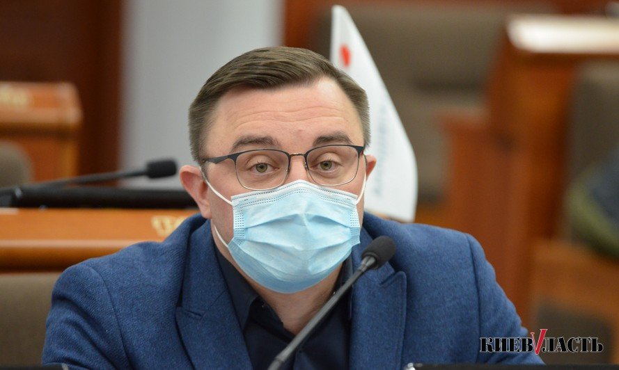 Депутат Киевсовета предлагает купить марки и конверты для одного из управлений Дарницкой РГА за счет своего депутатского фонда